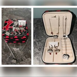 🤑SOLD..! Betty Boop Silver Tone Necklace, Earrings Bracelet And Jewellery box